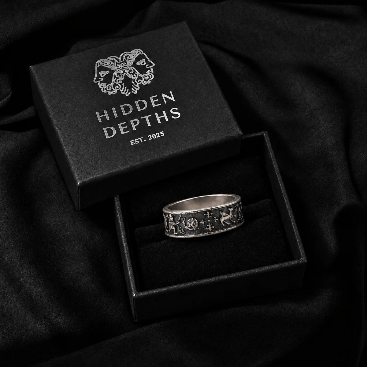 Medieval Marginalia Ring – Vintage Silver Ring with Whimsical Medieval Engravings 100% 925 Sliver