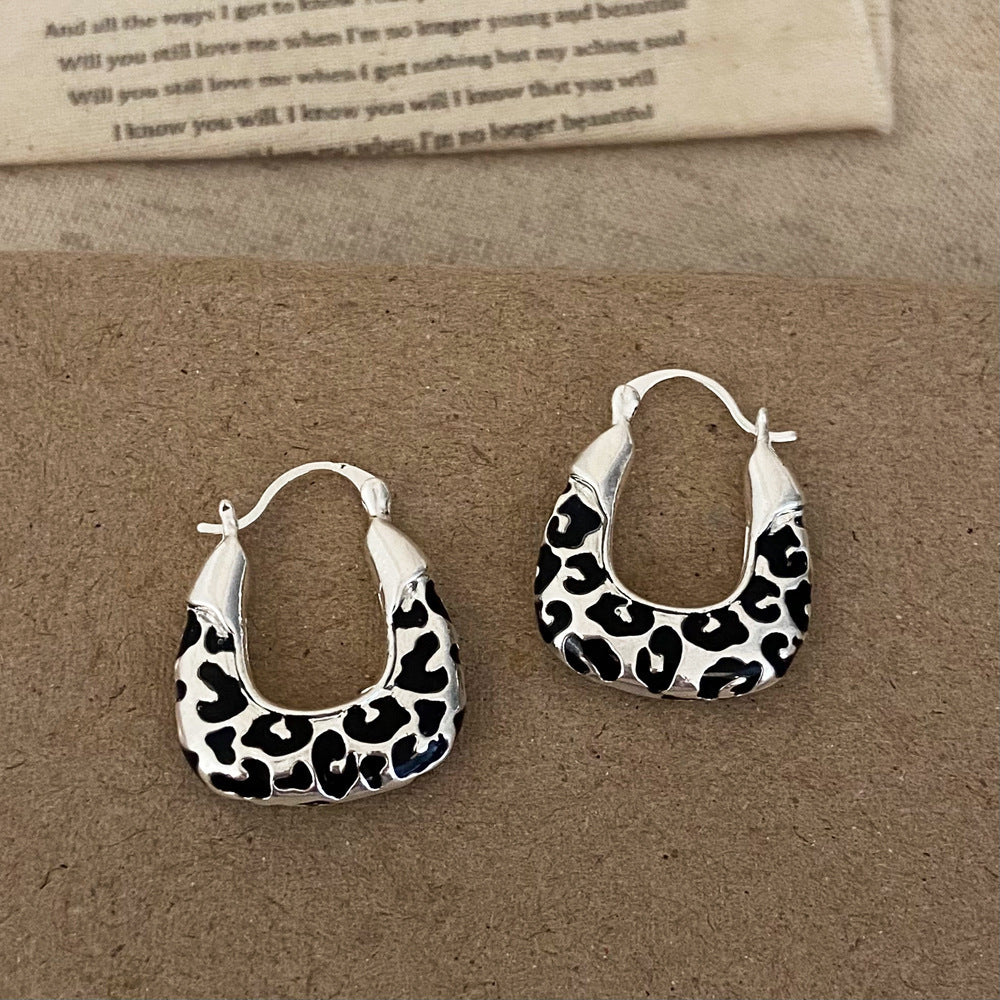 🐆 Vintage Leopard Print U-Shaped Hoop Earrings for Women