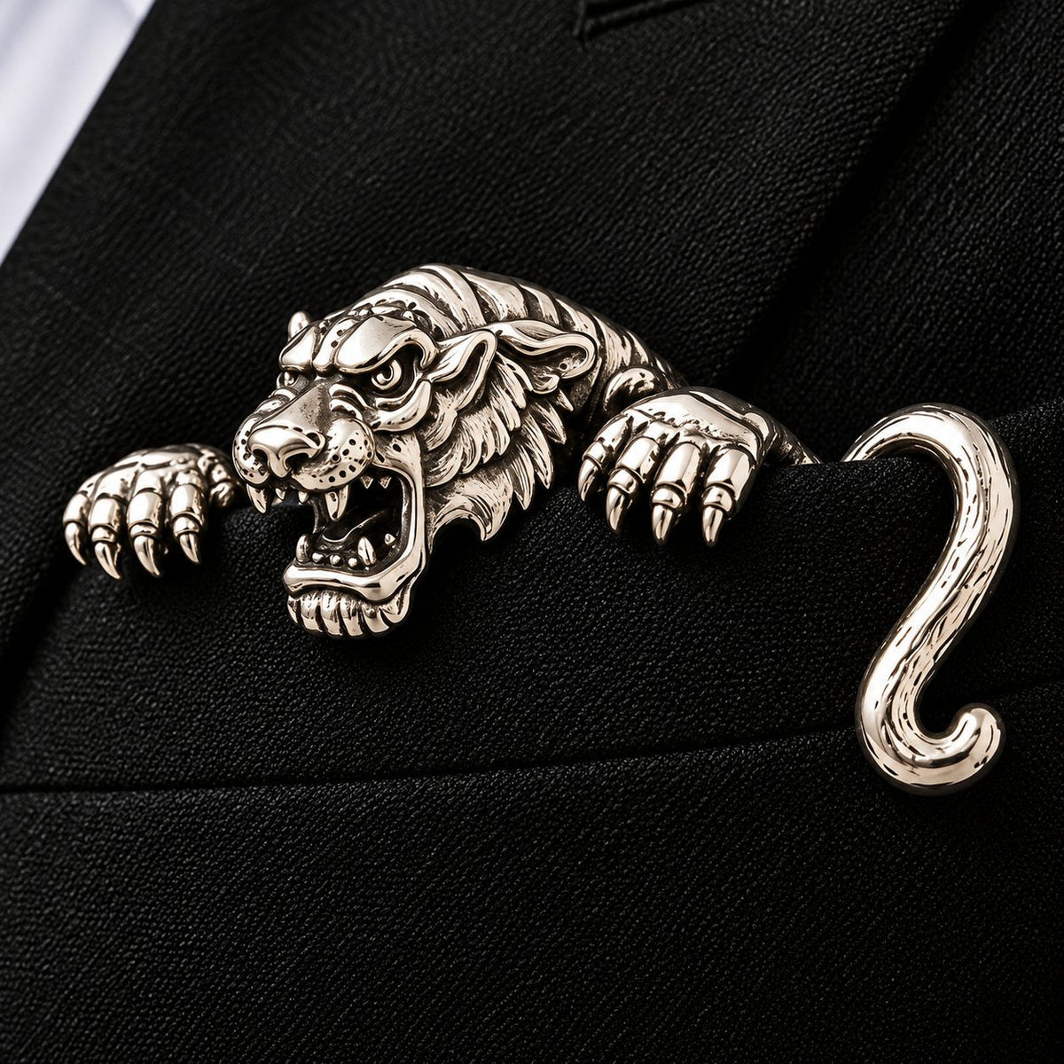 🦁✨ Luxury Sculpted Animal Brooch – Premium Statement Piece for Suits & Blazers